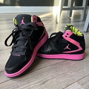 Jordan 1 Flight. Black and Pink. 4Y